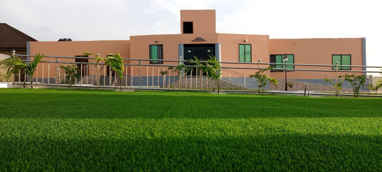 Kasoa Bella Ella Hotel & Event Center מראה חיצוני תמונה